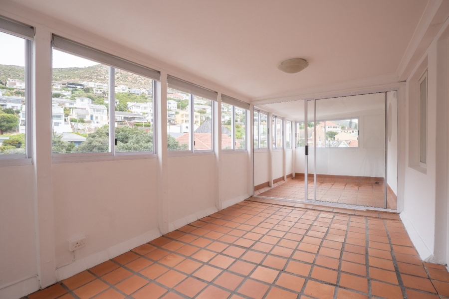 To Let 2 Bedroom Property for Rent in Fish Hoek Western Cape